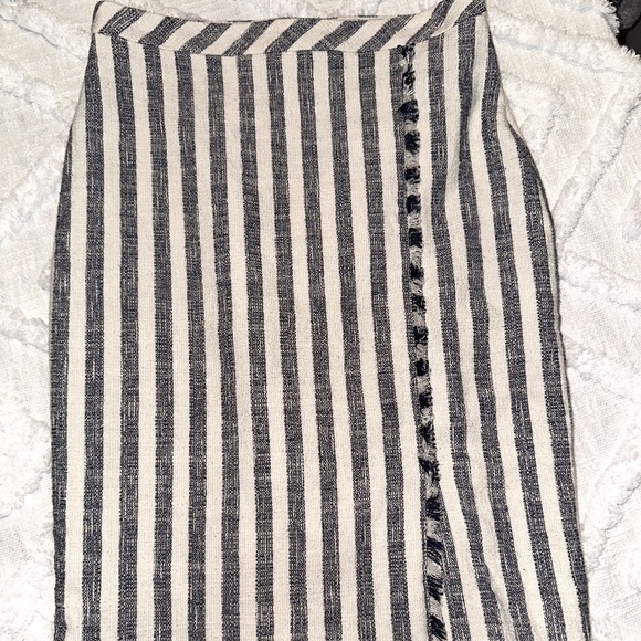 Banana Republic Pencil Skirt, Size -4 - Picture 1 of 5